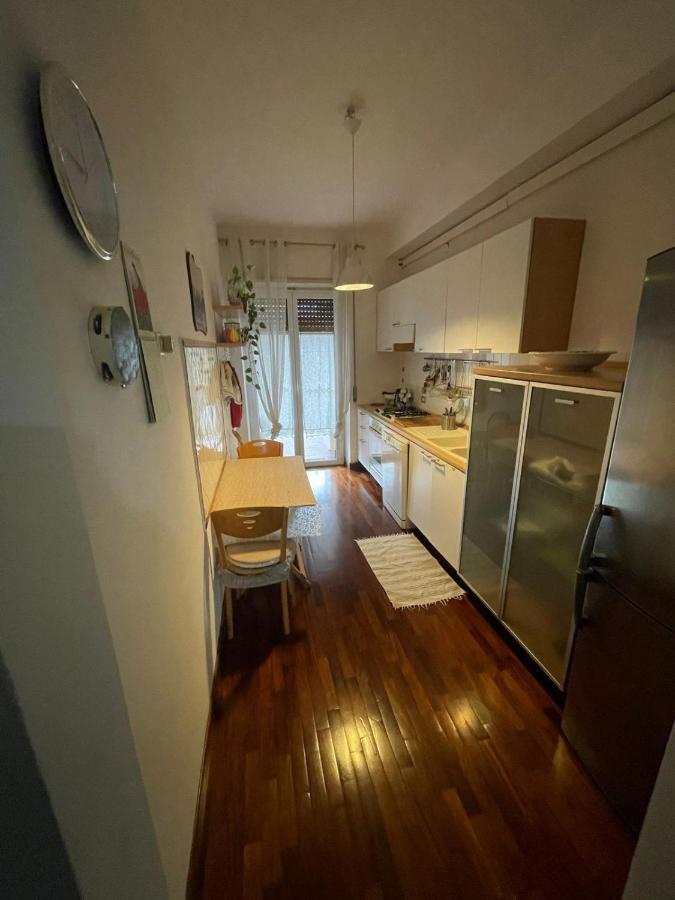 Appartamento confortevole Napoli Esterno foto