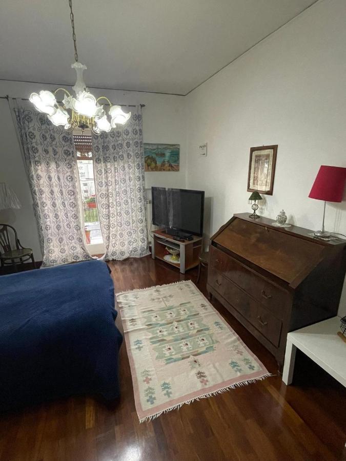 Appartamento confortevole Napoli Esterno foto